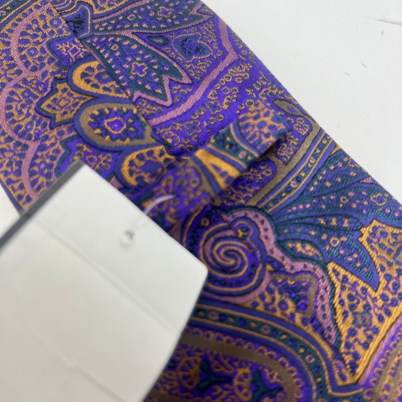 Trafalgar Men's 100% Silk Paisley Necktie Purple Gold Luxury - Picture 11 of 12